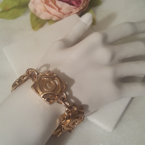 Liz Clairborne Vintage Gold Square Bracelet - Picture 2 of 8